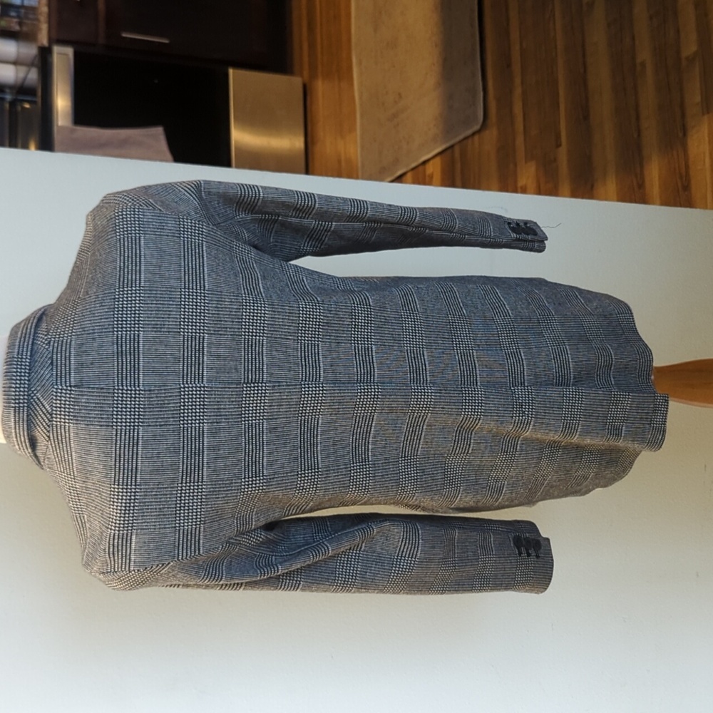 Blazer - Picture 2 of 3